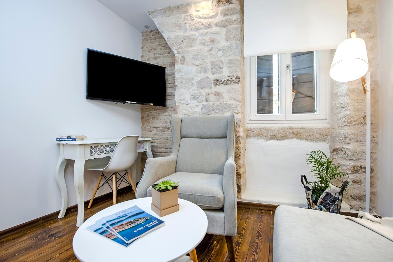 Luna Rooms And Studios Rovinj Exterior photo