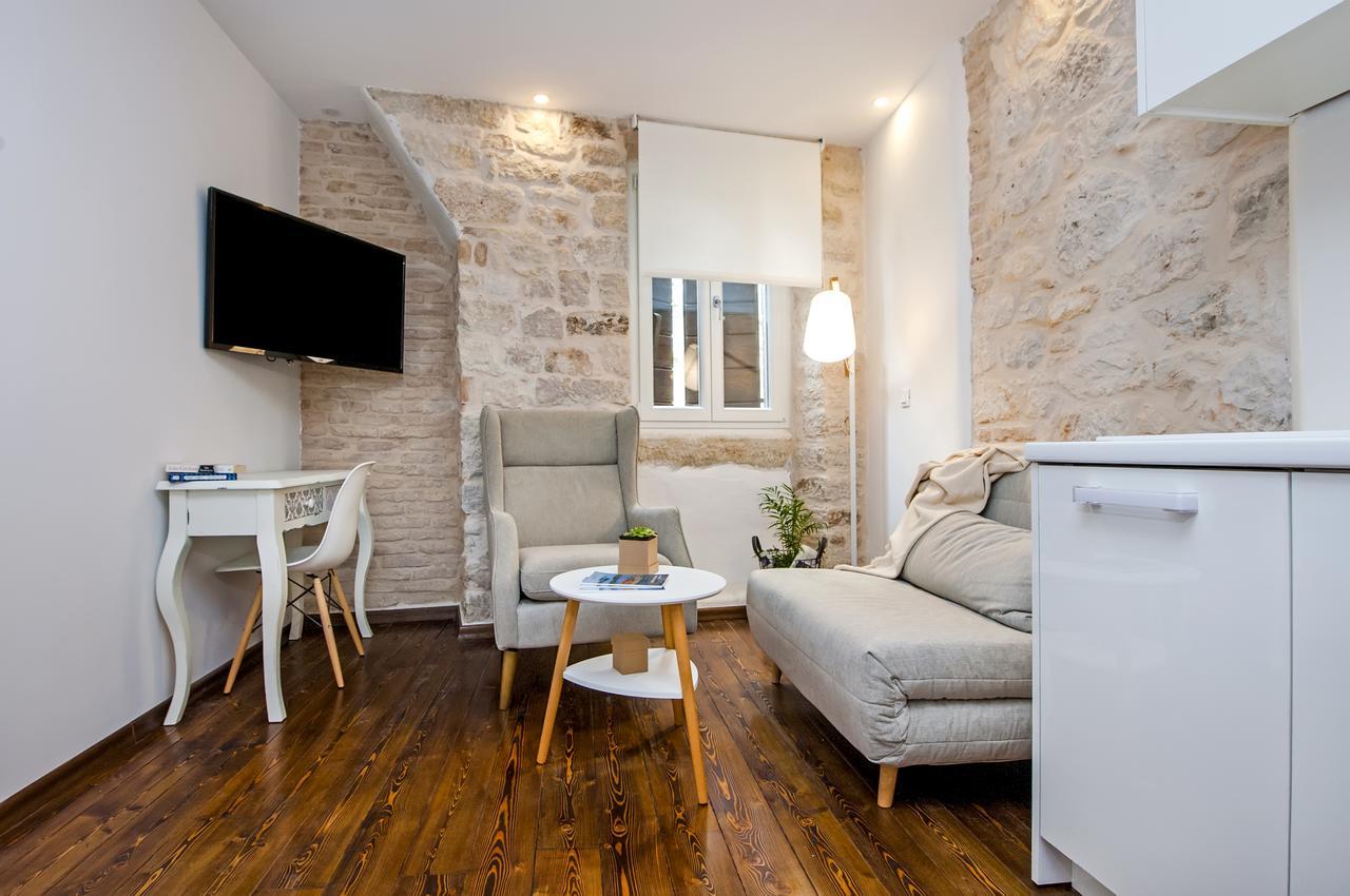 Luna Rooms And Studios Rovinj Exterior photo